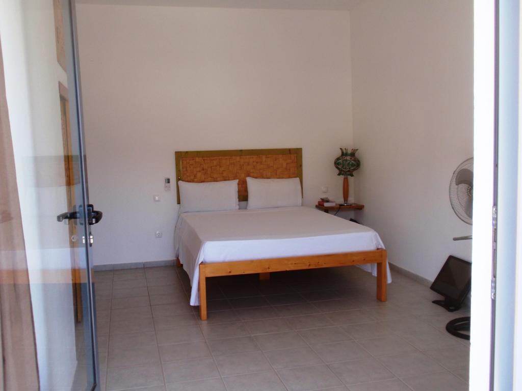 Zena Star Aparthotel Tarrafal  Ruang foto